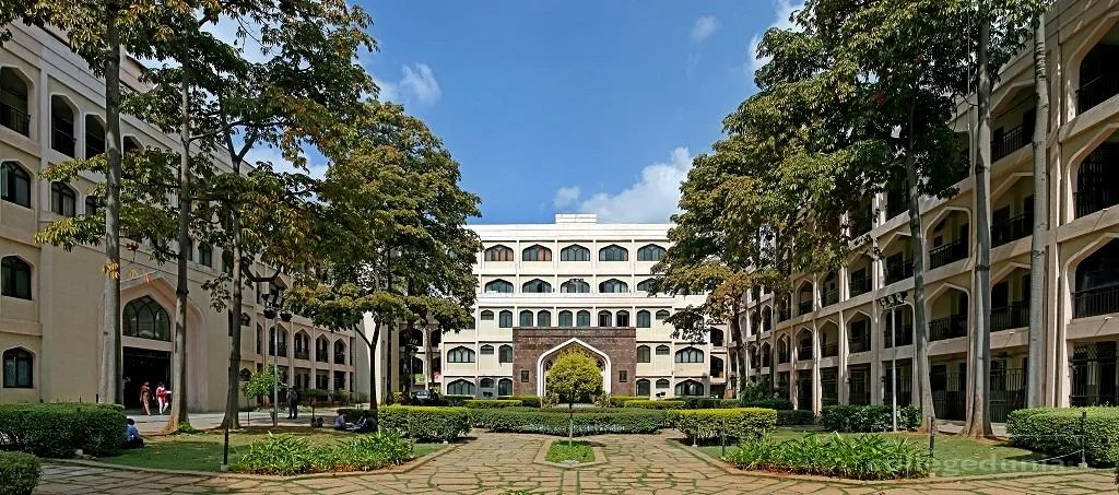 Al Ameen College of Pharmacy campus