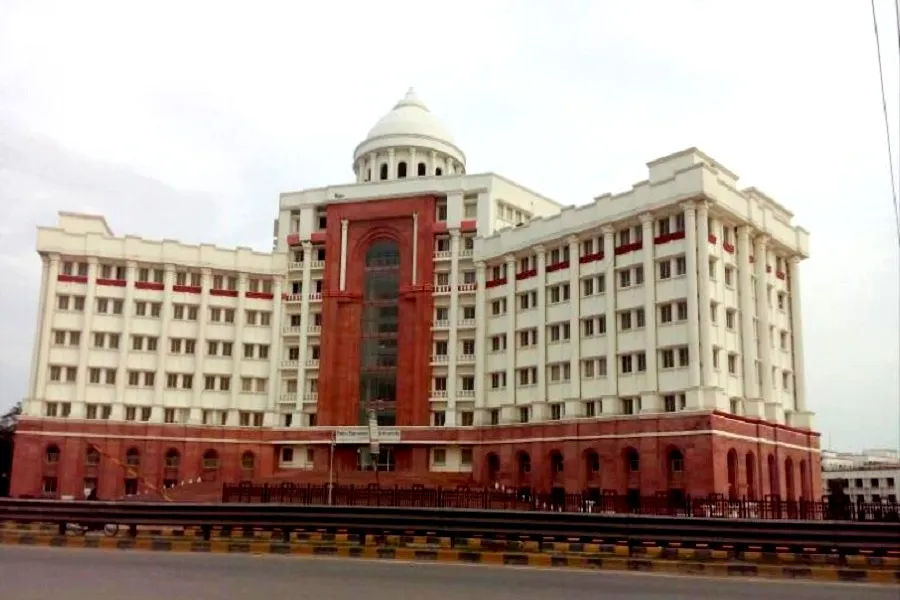 Babu Banarasi Das College of Dental Sciences campus