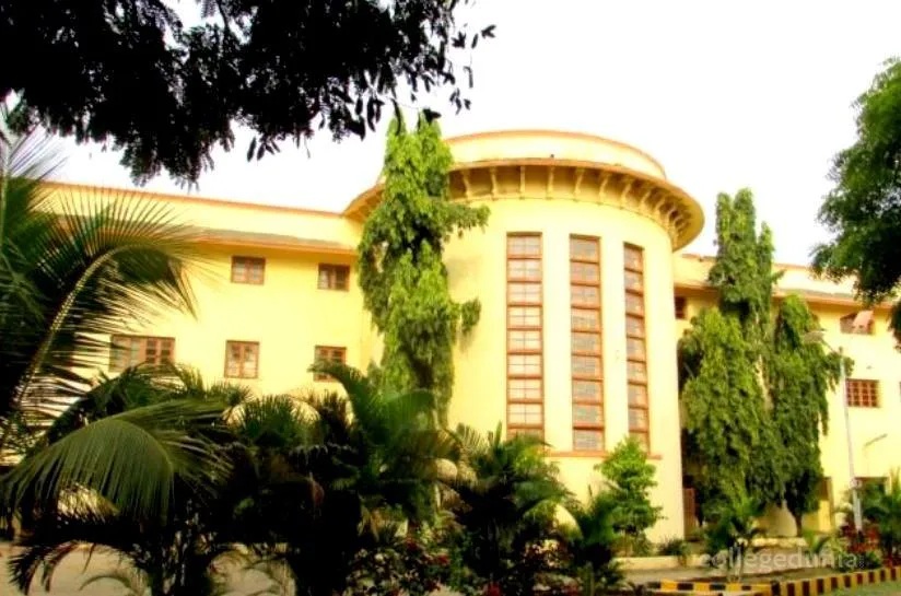 D. A. V. Velankar College of Commerce Solapur campus