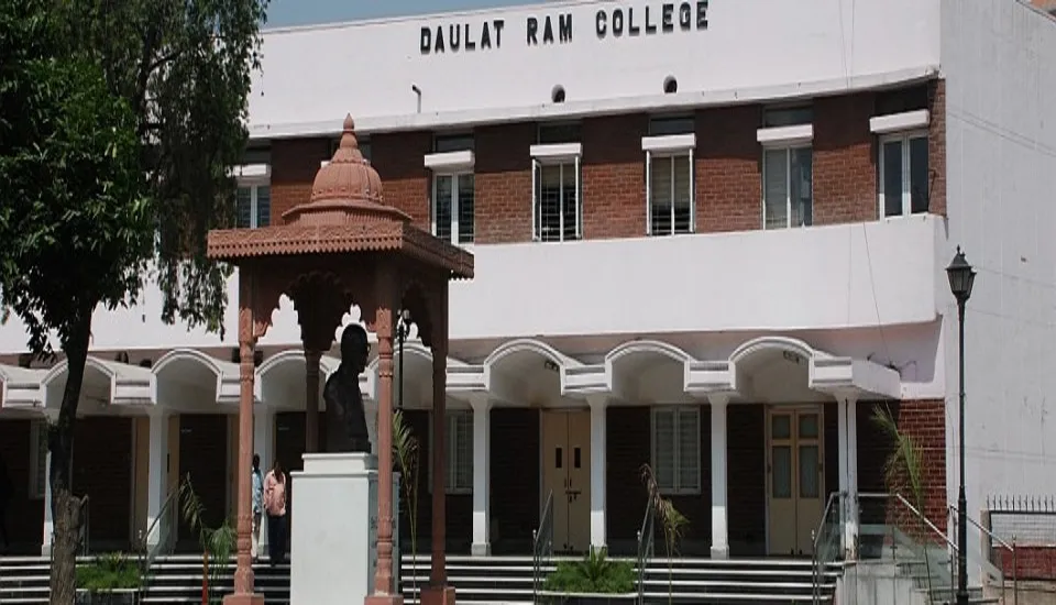 Daulat Ram College campus