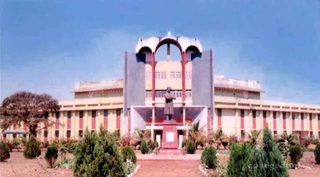 Government Nagarjuna Post Graduate College of Science Raipur campus
