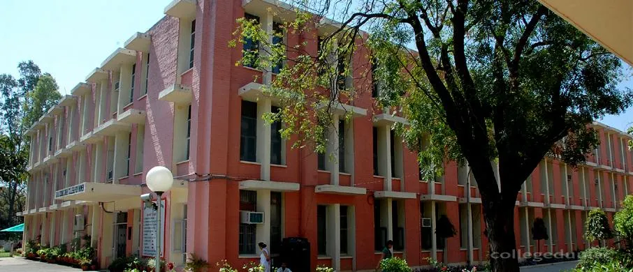 Guru Gobind Singh College for Women campus