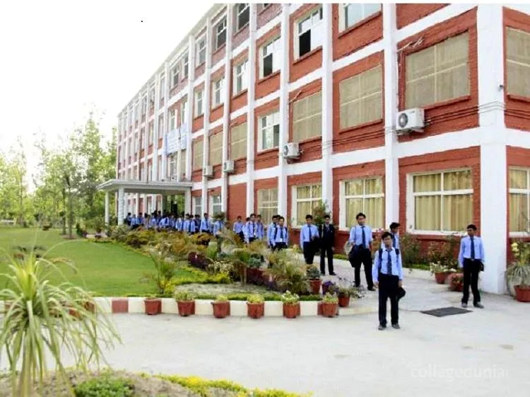 Guru Nanak College Dehradun campus
