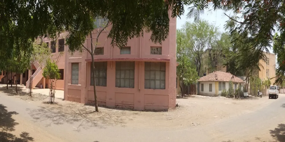 H. & H. B. Kotak Institute of Science Rajkot campus