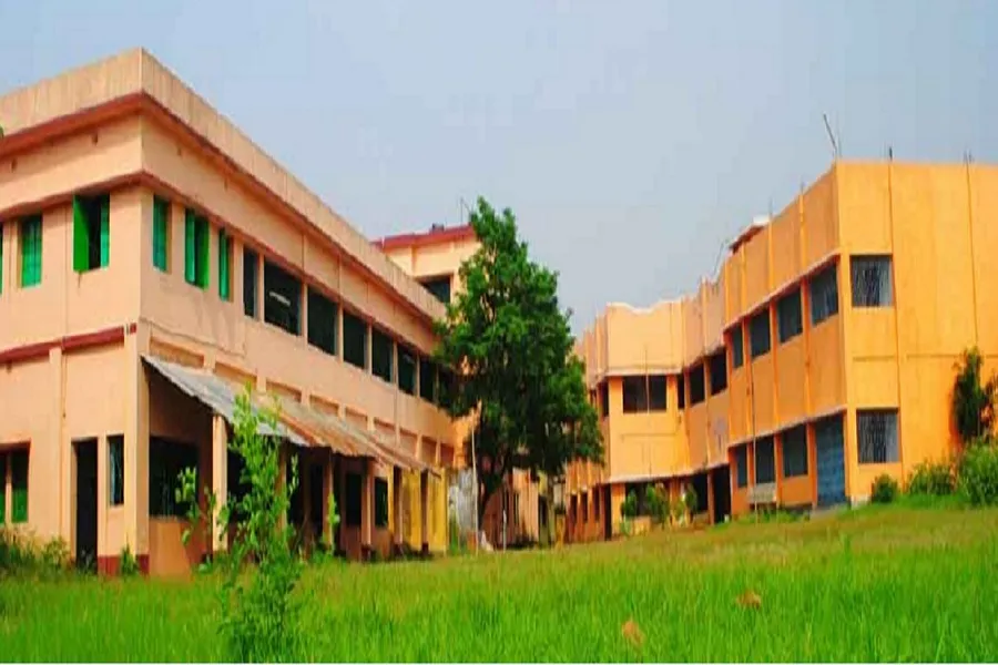 Hiralal Bhakat College campus