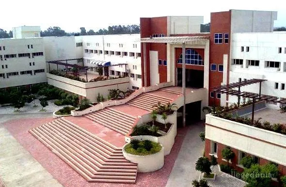 Indore Institute of Science and Technology campus