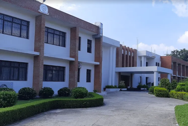 Iswar Saran Degree College campus