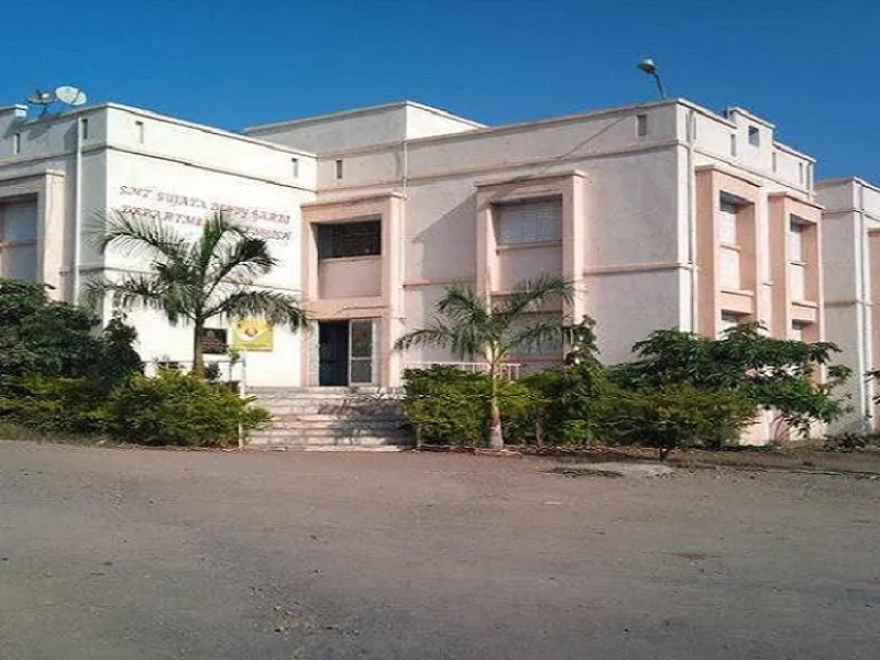 L. R. Valia Arts and P. R. Mehta Commerce College campus