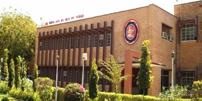 Lachoo Memorial College of Science and Technology campus