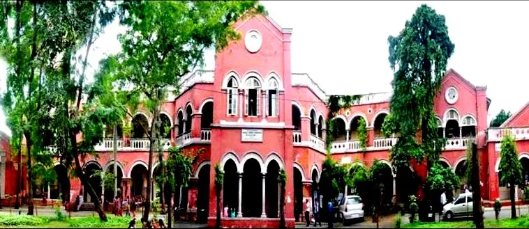 M. T. B. Arts College, Surat campus