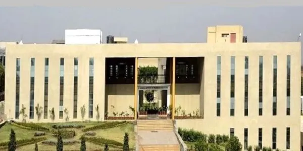 Mahakal Institute of Pharmaceutical Studies campus