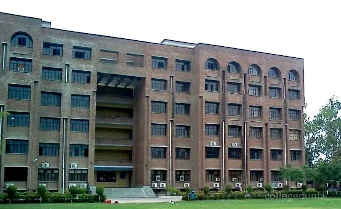 Maharaja Surajmal Institute of Technology campus