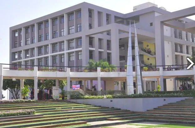Met's Institute of Technology-Polytechnic campus