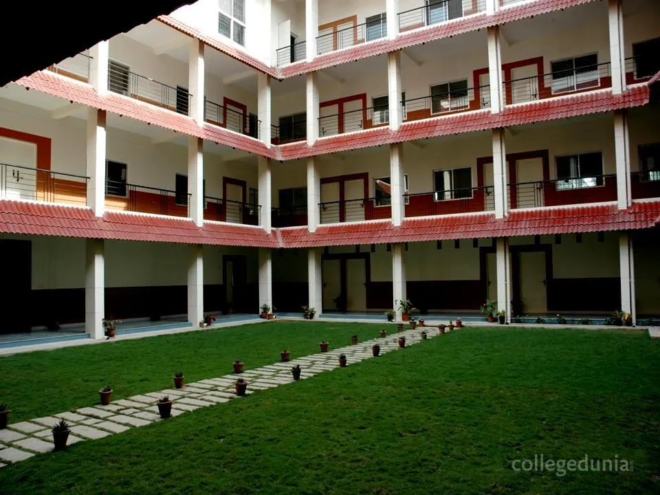 Mont Fort College campus
