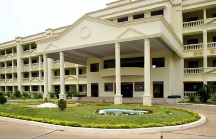 Rajalakshmi Engineering College campus