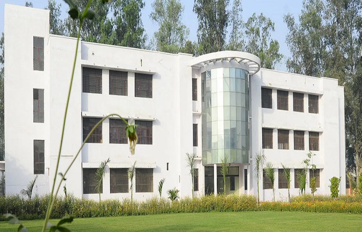 Rakshpal Bahadur College of Pharmacy campus