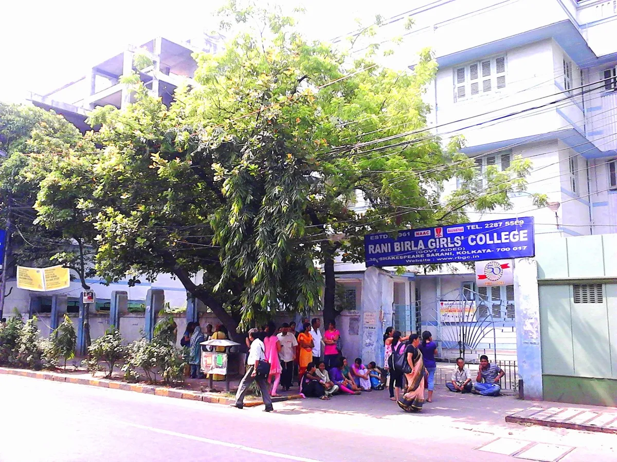 Rani Birla Girls' College campus