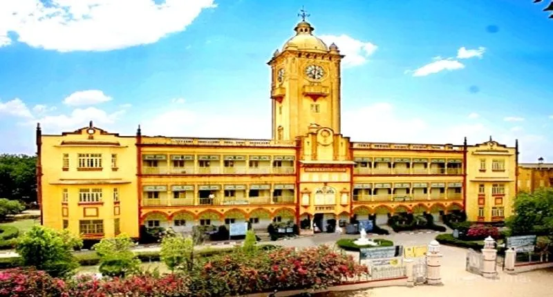 Seth Gyaniram Bansidhar Podar College campus