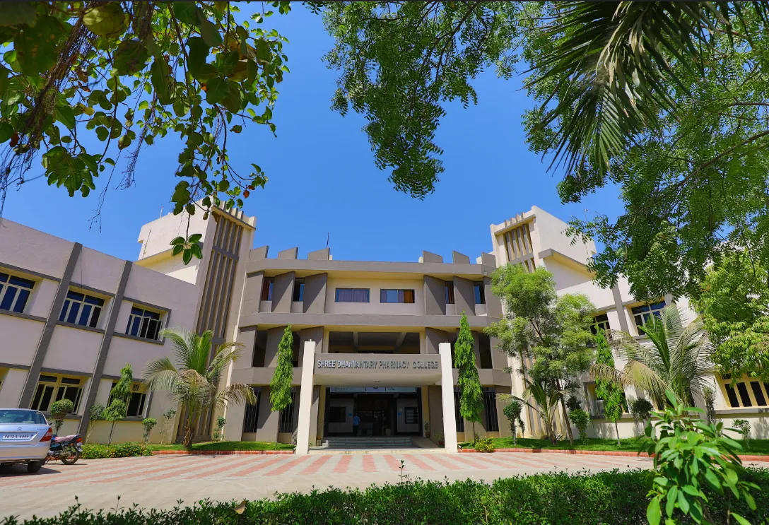 Shree Dhanvantary Pharmacy College campus