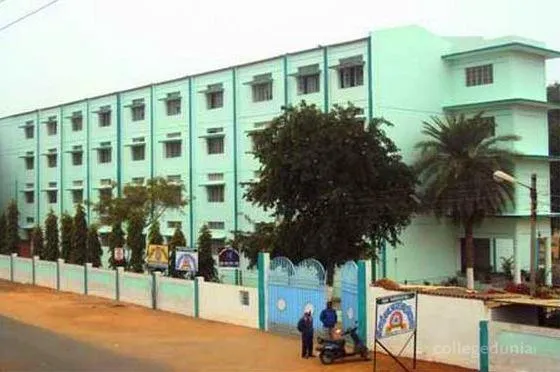 Shri Sai Baba Aadarsh Mahavidyalaya campus