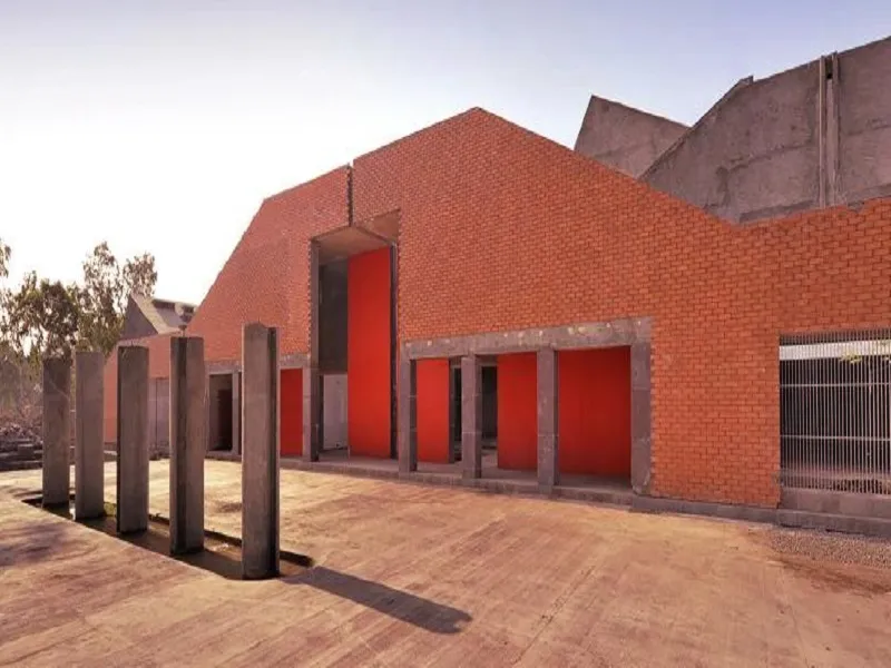 Smef's Brick School of Architecture campus
