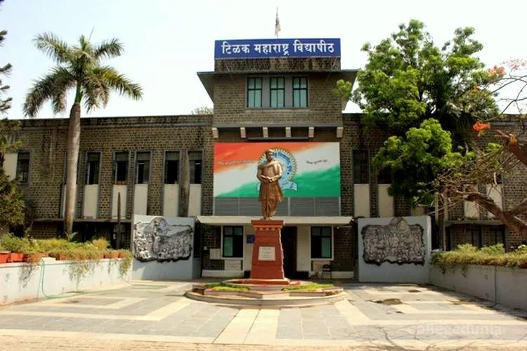 Tilak Maharashtra Vidyapeeth campus